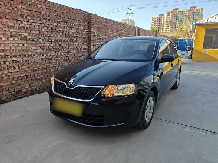 Rapid 2015 1.6L AT