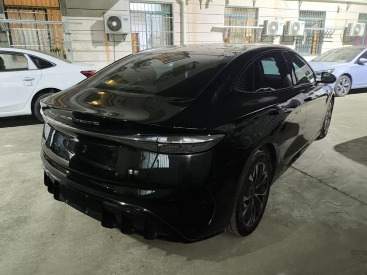 Seal 2022 550km Standard Range RWD Elite photo 4