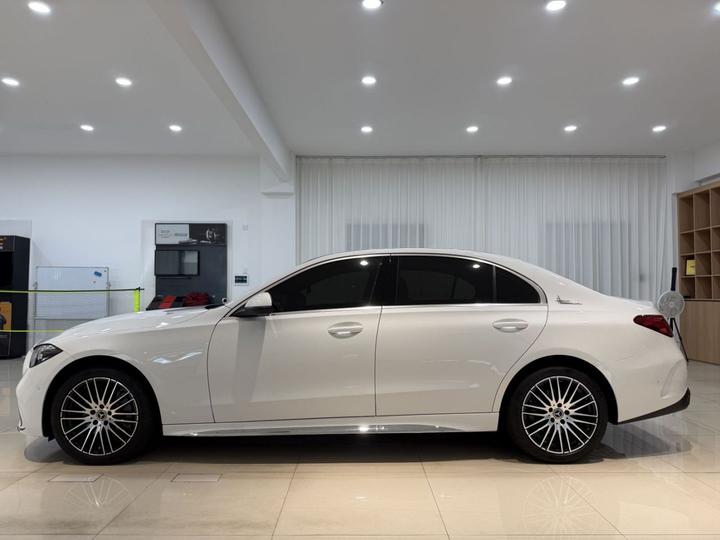 C-Class 2023 Facelift C 260 L Sport photo 3
