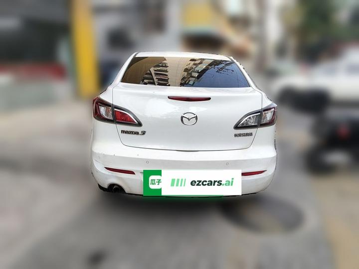 3 2015 Sedan 1.6L AT Comfort photo 5