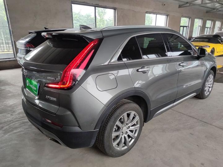 XT4 2018 28T RWD Leading photo 4