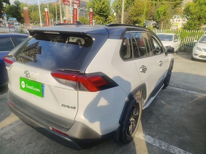 RAV4 2020 2.0L CVT RWD photo 4