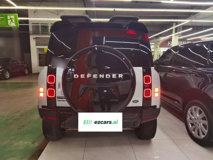 Defender 2021 110 P400 SE photo 3