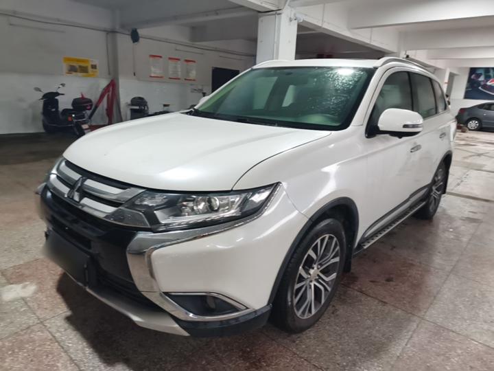 Outlander 2018 2.0L RWD Honor 5-Seater