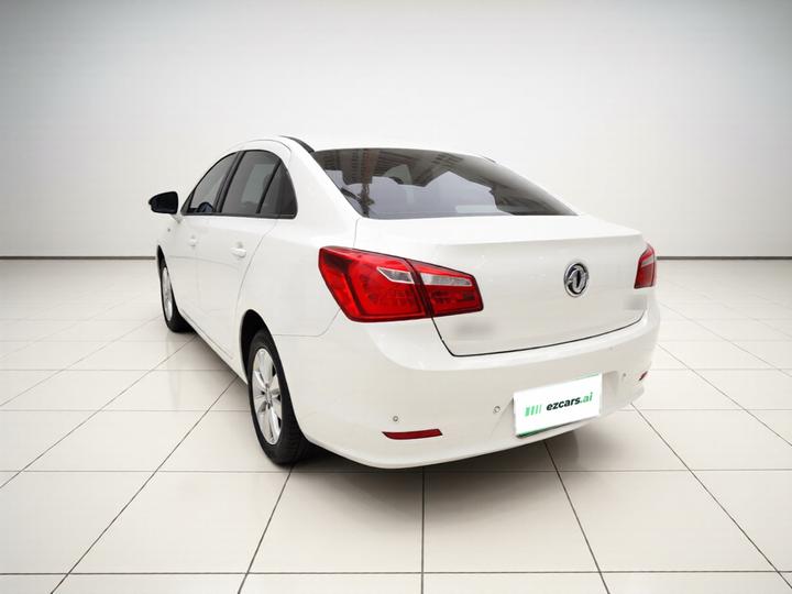 L60 2015 1.6L MT photo 4