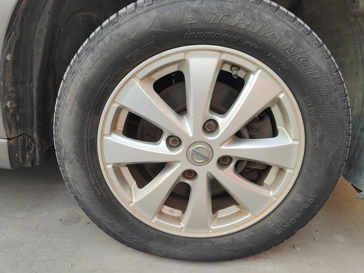 Sylphy 2012 Classic 1.6XE MT Comfort photo 8