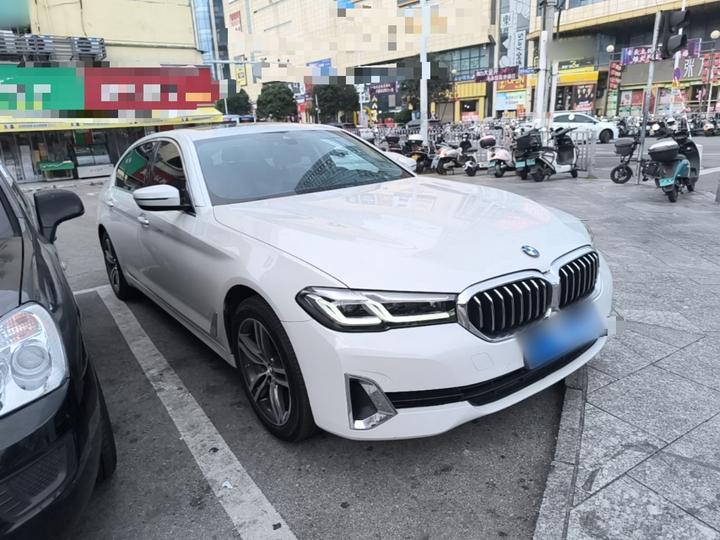 5 Series 2021 530Li Leading Luxury photo 3