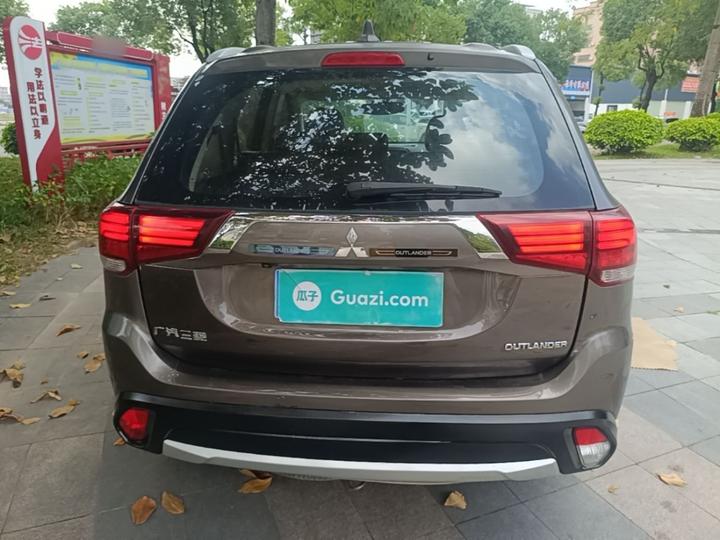 Outlander 2018 2.0L RWD 7-Seater photo 5