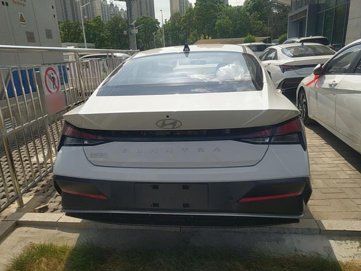 Elantra 2023 1.5L CVT GLX Elite photo 3