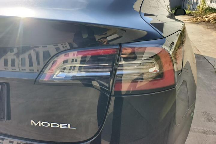 Model 3 2022 RWD photo 4