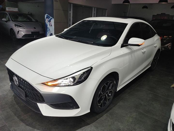 MG5 2022 180DVVT CVT Luxury