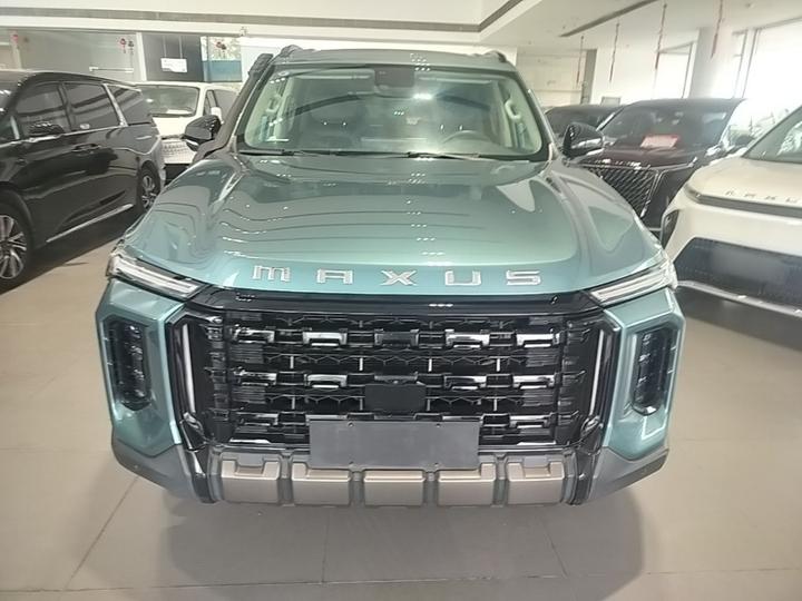 MAXUS 2023 2.0T Luxury 6-Seater photo 2