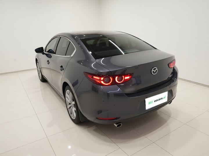 3 Axela 2021 2.0L AT photo 4