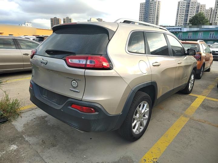 Cherokee 2016 2.4L Leading photo 4