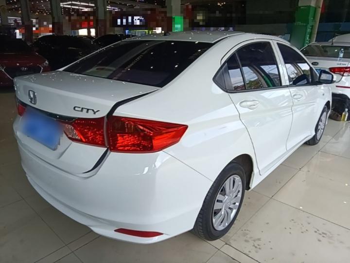 2017 1.5L CVT Comfort photo 4