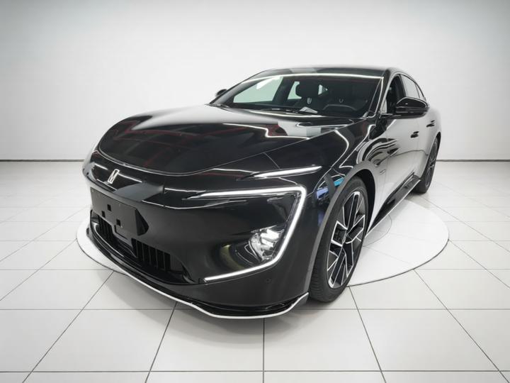 12 2023 700 RWD