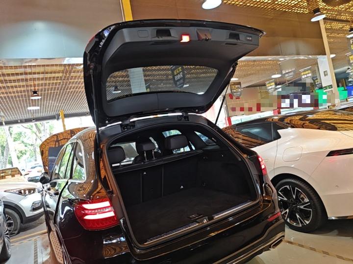 GLC 2018 GLC 300 4MATIC Dynamic photo 8