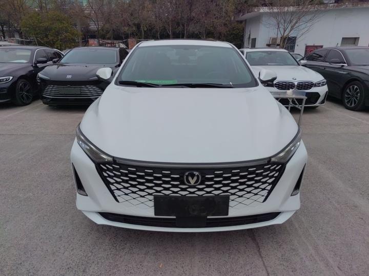 PLUS 2023 1.5T DCT Premium photo 2
