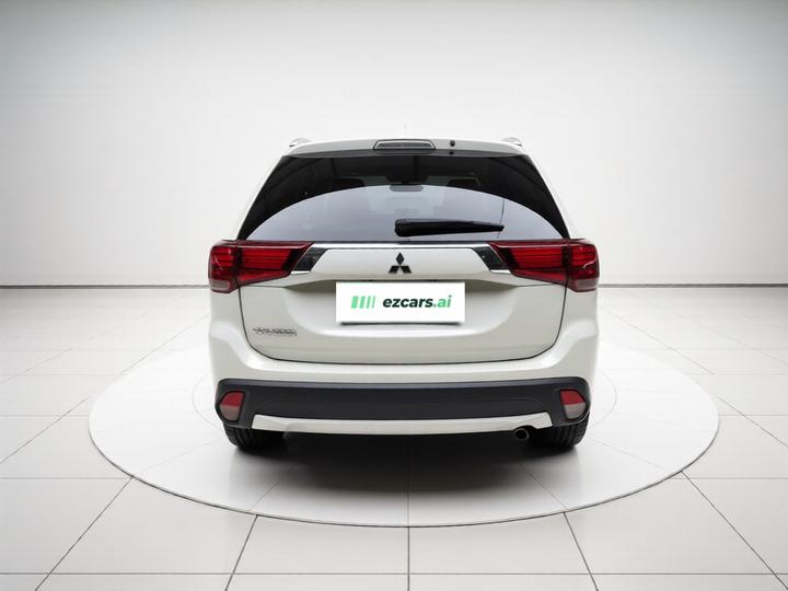 Outlander Imported 2016 2.0L RWD 5-Seater photo 5
