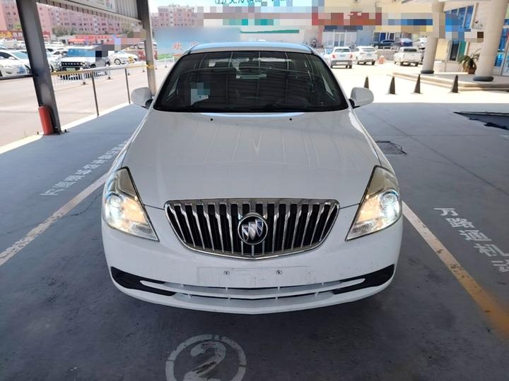 Excelle 2015 1.5L AT Classic photo 2