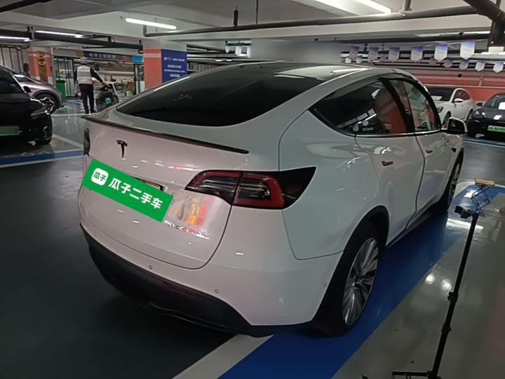 Model Y 2021 Standard Range RWD photo 4