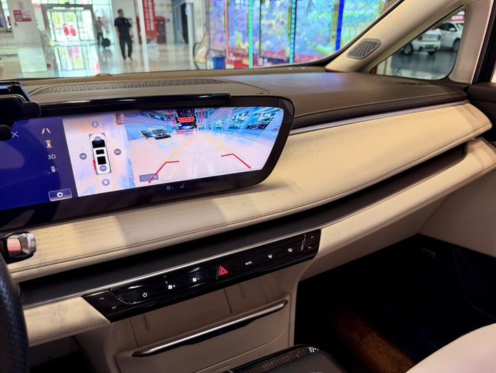 GL8 EV 2024 Exclusive 7-Seater photo 5