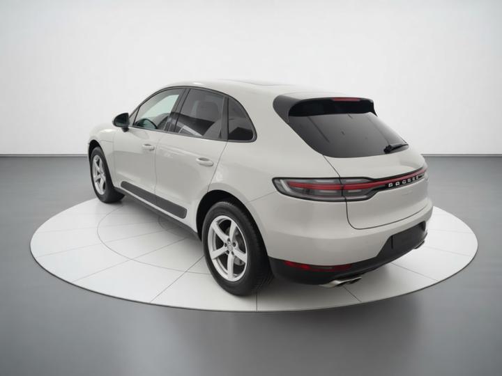 2018 Macan 2.0T photo 4