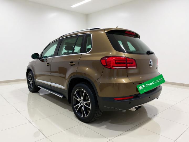 Tiguan 2015 1.8TSI AT AWD Luxury photo 4
