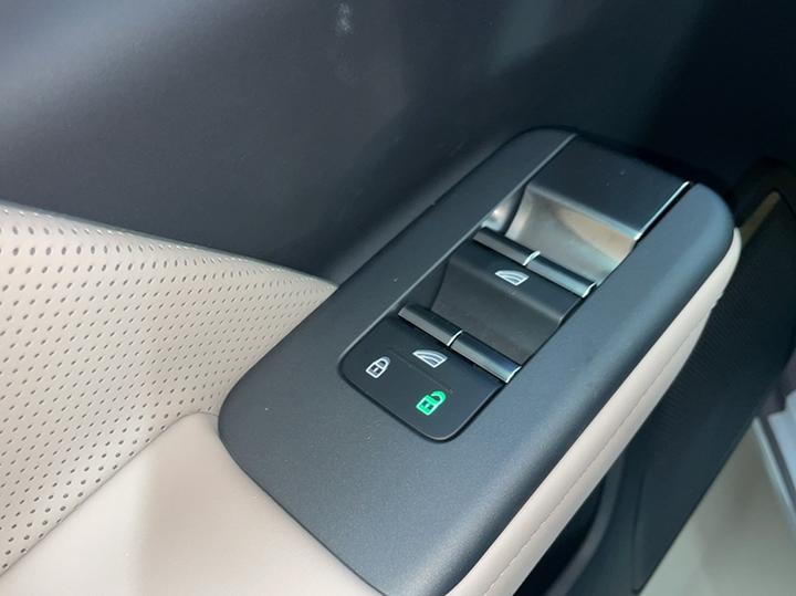 XC70 Hybrid 2026 AWD Extended Range Plus photo 5