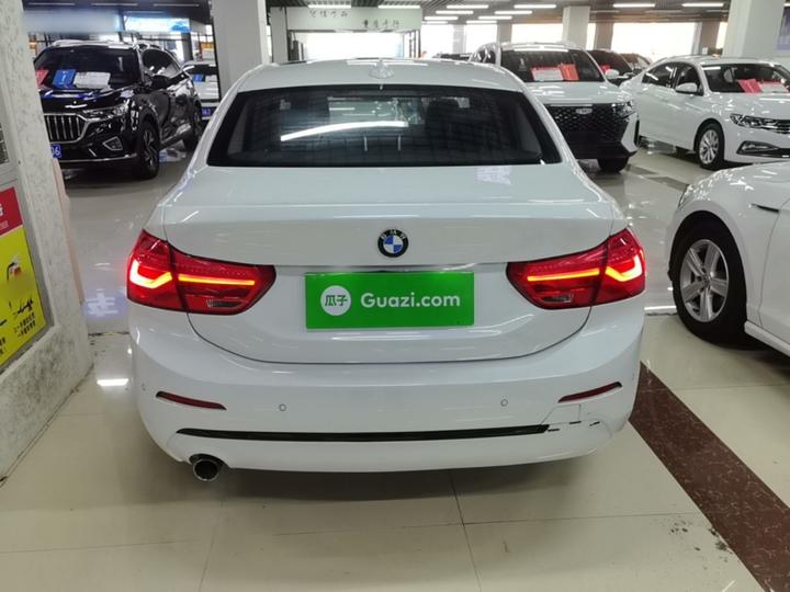 1 Series 2018 118i Sport photo 3