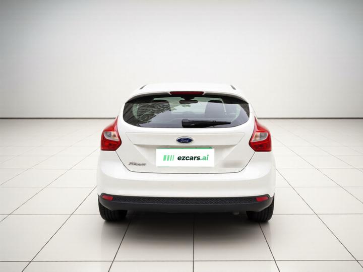 Focus 2015 Hatchback 1.6L MT Comfort photo 3