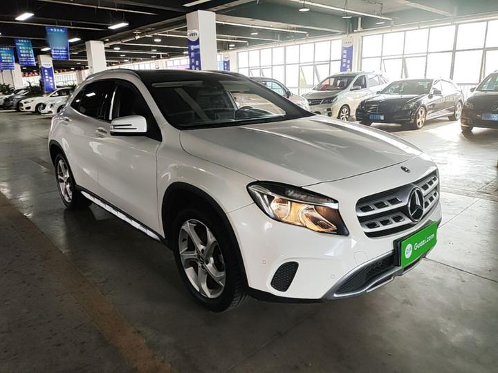 GLA 2017 GLA 200 Dynamic photo 3