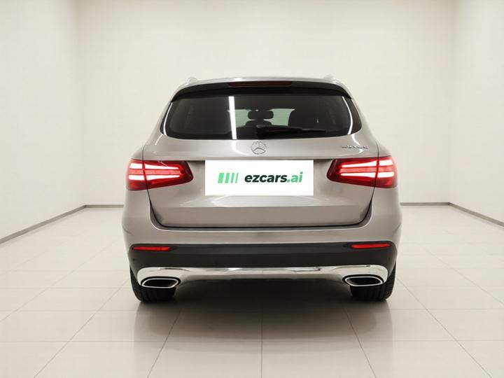 GLC 2019 GLC 200 L 4MATIC photo 3