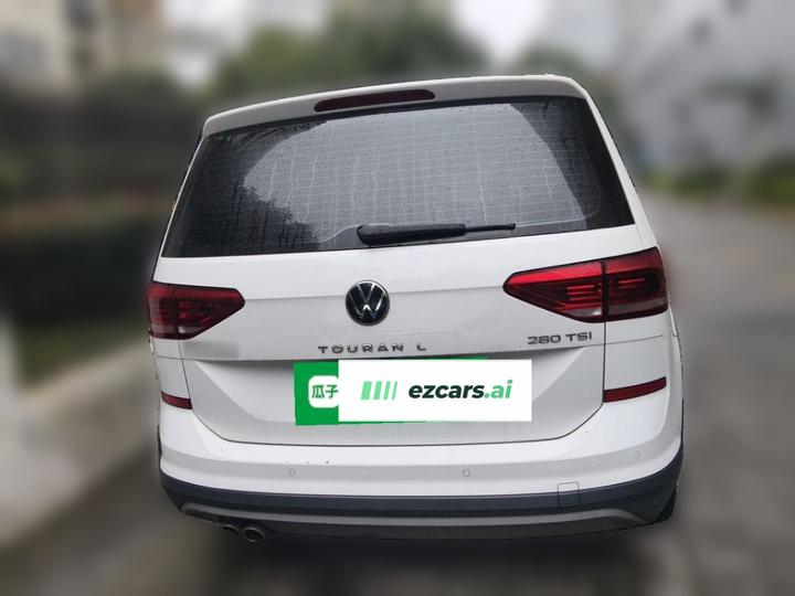 2021 L 280TSI DSG 7-Seater photo 3