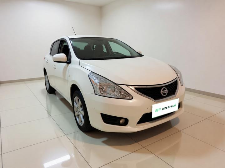 Tiida 2011 1.6L CVT Comfort photo 3
