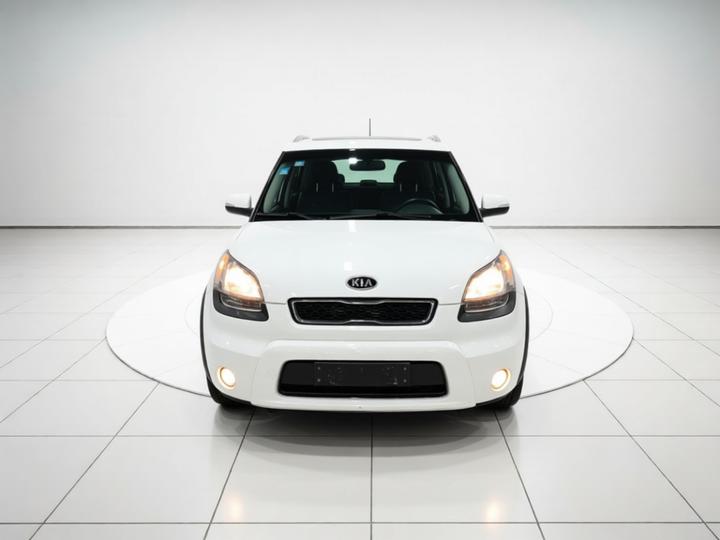 2013 1.6L AT Premium photo 2