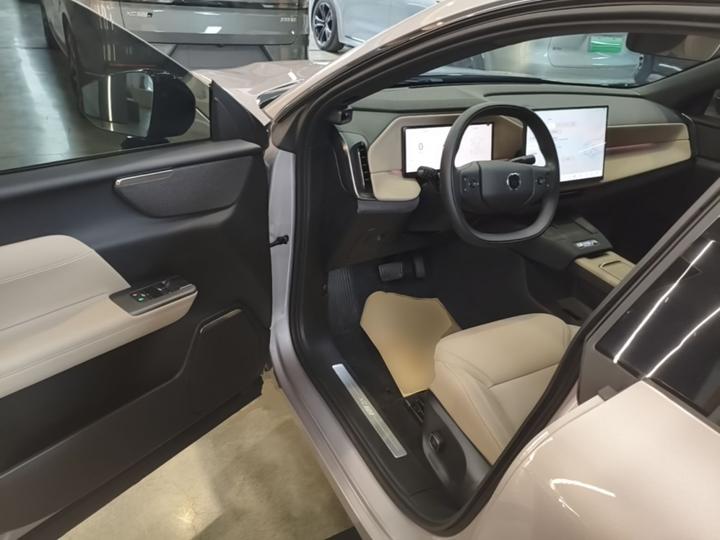XC70 Hybrid 2026 AWD Extended Range Core photo 5