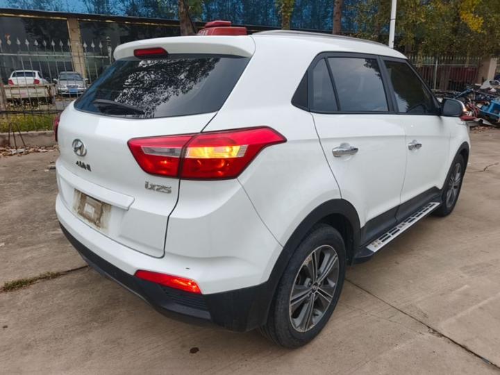 ix25 2015 1.6L AT RWD Smart GLS photo 6