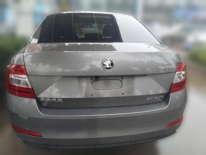 Octavia 2016 1.6L MT photo 5