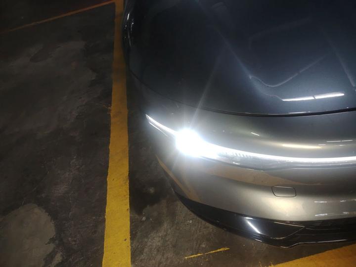 007 2024 RWD 75kWh photo 7