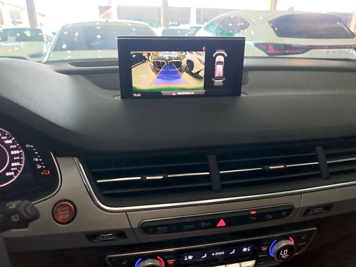 Q7 2019 55 TFSI Tech photo 8