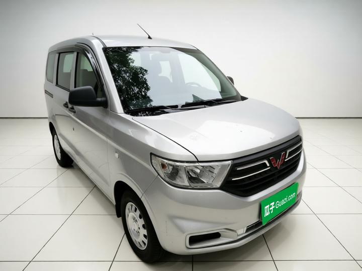 Wuling Hongguang V 2022 1.5L LAR photo 3