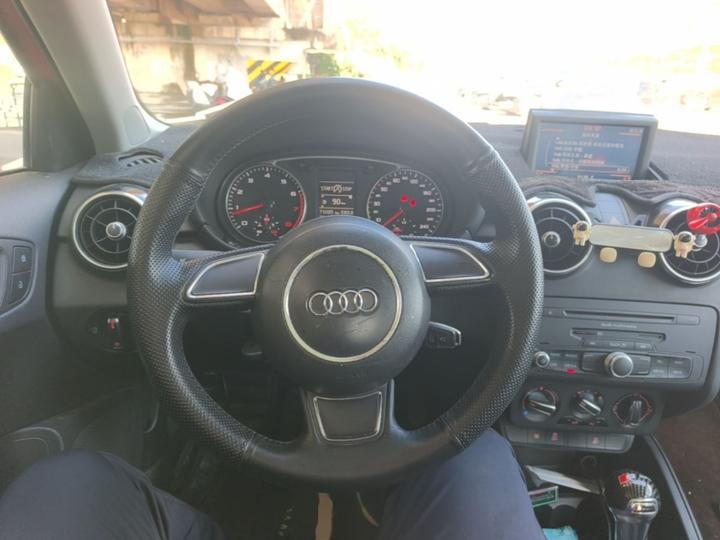 A1 2014 30 TFSI Sportback Tech photo 6