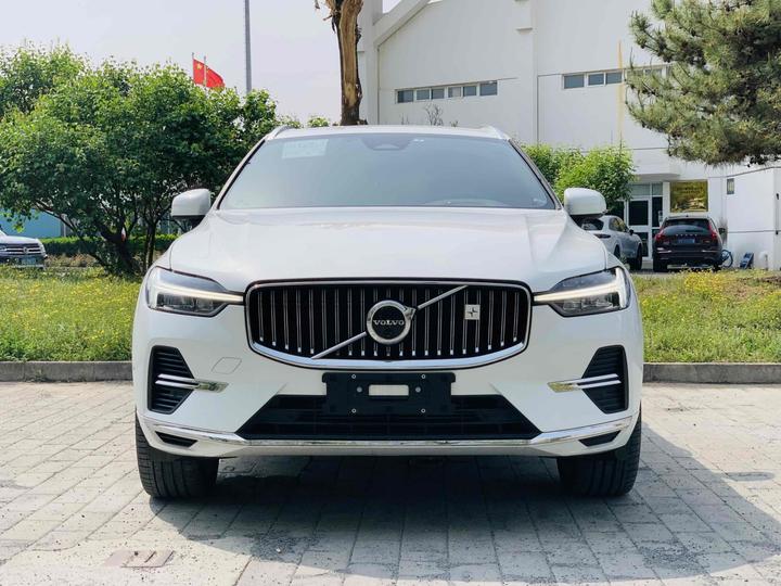 XC60 EV 2024 T8 PHEV Long Range AWD Luxury photo 2