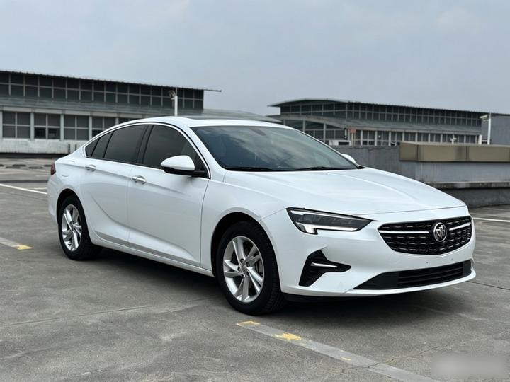 Regal 2022 552T Smart photo 2