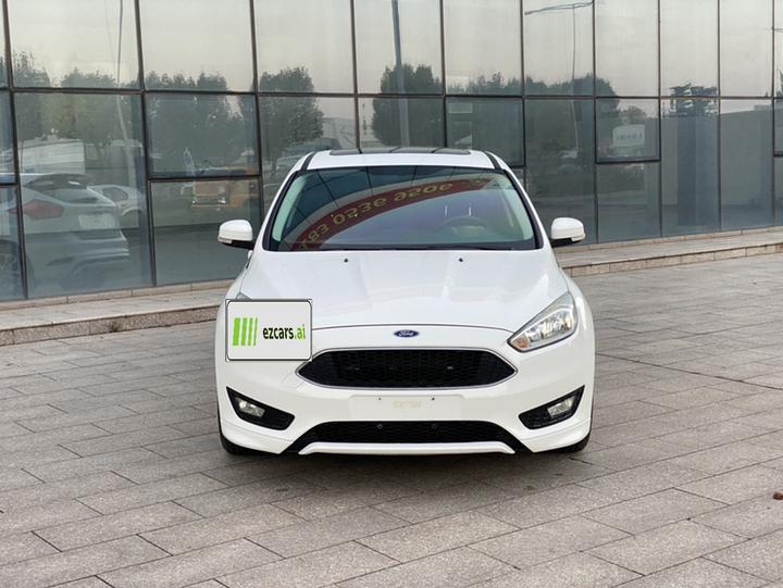 Focus 2015 Hatchback 1.6L MT photo 3