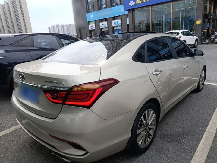 Mistra 2017 1.8L AT Premium DLX China V photo 4