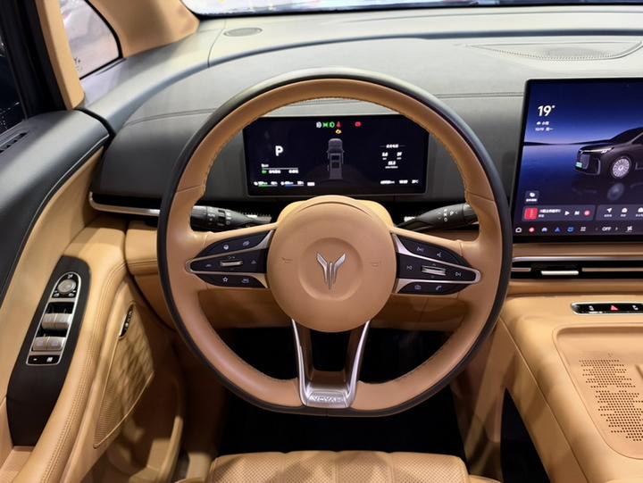 Voyah Dreamer 2025 PHEV AWD Excellence photo 3