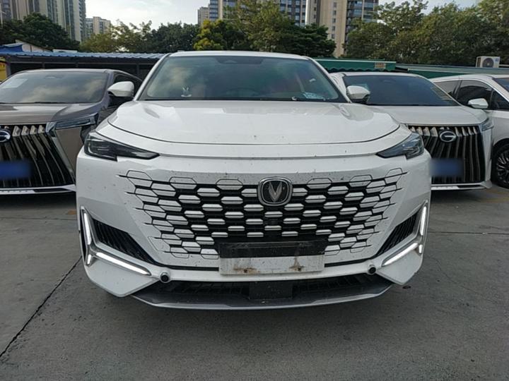 UNI-K 2021 2.0T AWD Premium photo 2