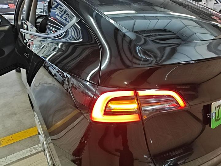 Model Y 2022 Facelift Long Range AWD photo 4